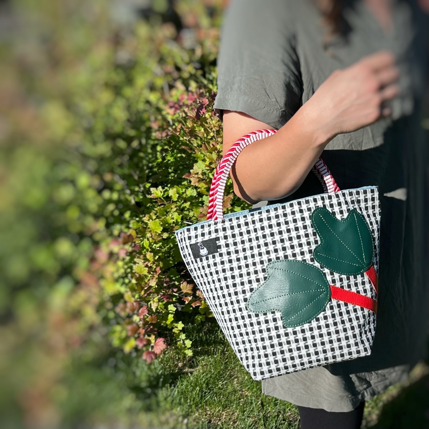 Rhubarb Picnic Tote